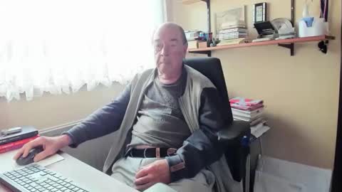 Snapshot of cammee chatting on October 30, 2025, 10:49 am Cammee online show from October 30, 2025, 10:49 am