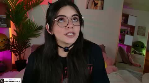   Lets reach 200 thumbs up  online show from September 8, 2025, 7:02 pm