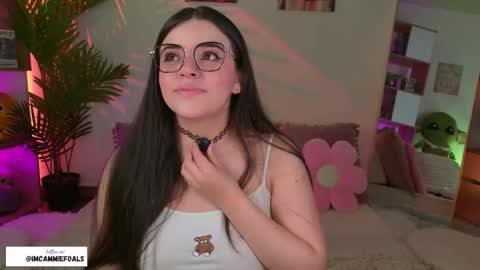   Lets reach 200 thumbs up  online show from September 15, 2025, 1:55 pm