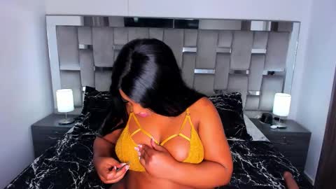 Camila online show from September 17, 2025, 10:06 am