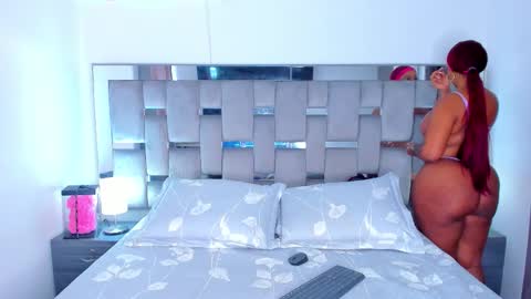 Camila online show from December 14, 2025, 4:23 pm