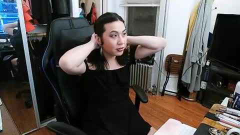 cammy_ho online show from April 17, 2026, 6:05 am