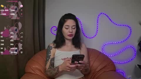 Snapshot of camomilelil chatting on March 19, 2026, 9:02 am Camomile Lil online show from March 19, 2026, 9:02 am