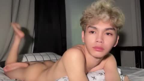 Snapshot of camwithethan chatting on February 22, 2026, 9:02 pm Ethan online show from February 22, 2026, 9:02 pm