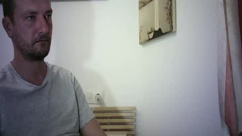 Mark online show from December 5, 2025, 6:04 pm