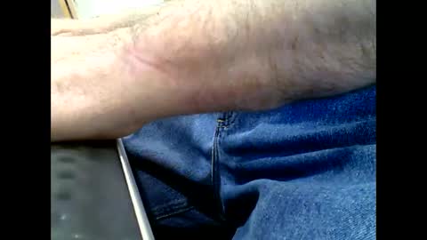 Snapshot of can1cum4u chatting on January 10, 2025, 6:17 pm can1cum4u online show from January 10, 2025, 6:17 pm