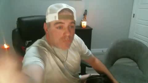 Snapshot of canadianboi6969 chatting on May 17, 2026, 4:10 am CanadianBacon6969 online show from May 17, 2026, 4:10 am