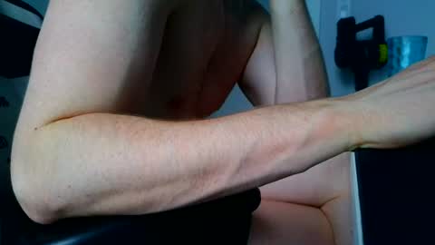 Snapshot of canadianstud18 chatting on June 18, 2026, 1:50 am Devon online show from June 18, 2026, 1:50 am