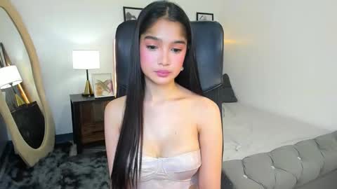 candiceferragamo online show from October 18, 2025, 5:14 pm