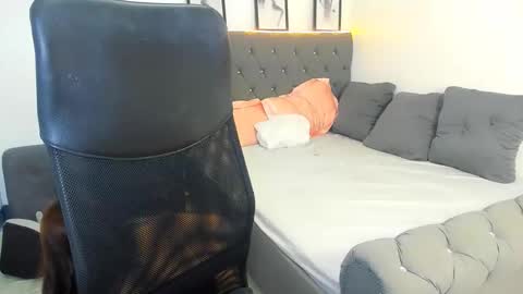 Snapshot of candiceferragamo chatting on February 12, 2026, 3:18 pm candiceferragamo online show from February 12, 2026, 3:18 pm