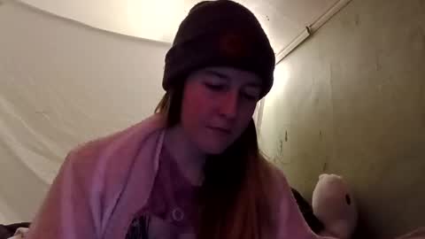 Candi online show from November 18, 2025, 8:57 pm