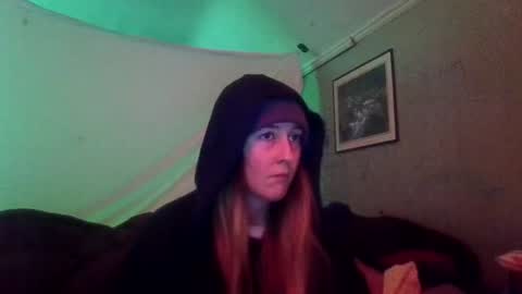 Candi online show from November 25, 2025, 2:33 am