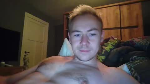 Snapshot of candy_boy_xoxo chatting on October 24, 2025, 3:19 pm candy_boy_xoxo online show from October 24, 2025, 3:19 pm