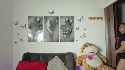 Im ChloeJoin The Fan Club online show from February 18, 2026, 11:06 am