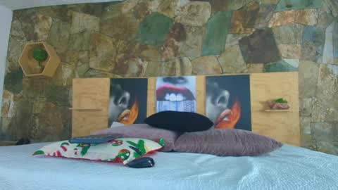 Jolie online show from November 7, 2025, 7:36 pm