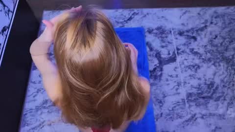 Snapshot of candy_flosse chatting on October 29, 2025, 8:27 am candy_flosse online show from October 29, 2025, 8:27 am