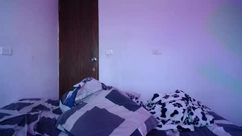 Candy  Grey online show from October 18, 2025, 5:35 pm