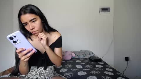 Candy  Grey online show from November 25, 2025, 3:01 pm