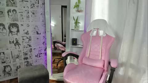 Snapshot of candy_hes chatting on February 16, 2025, 9:16 pm Nickol online show from February 16, 2025, 9:16 pm