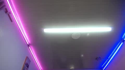 Snapshot of candy_lux_ chatting on February 19, 2026, 8:27 pm Candy online show from February 19, 2026, 8:27 pm