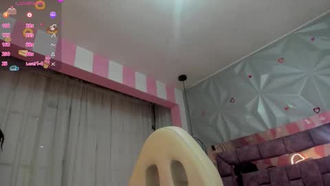 Ania online show from November 5, 2025, 10:59 am