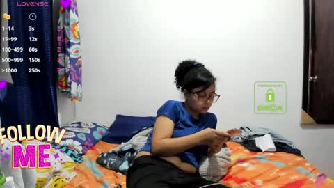 candy_val online show from May 12, 2026, 5:48 am