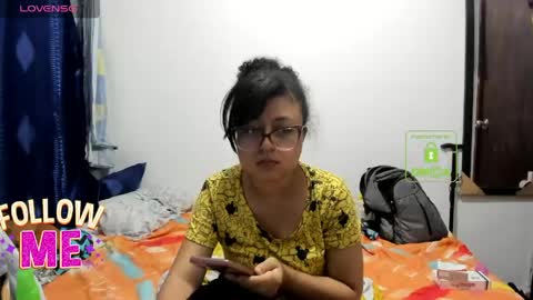 candy_val online show from May 16, 2026, 6:21 am