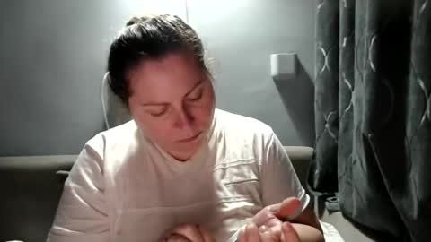 Laura online show from December 4, 2025, 9:45 pm