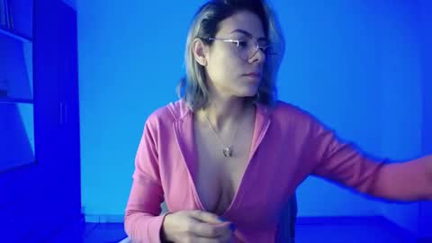 Candy Dowson online show from October 31, 2025, 10:38 am