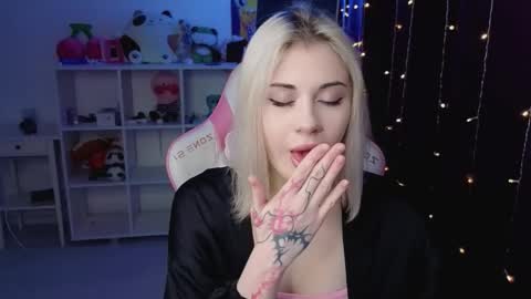 Snapshot of candyhannah chatting on November 14, 2025, 5:33 pm You can call me HH online show from November 14, 2025, 5:33 pm