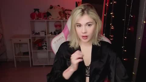 Snapshot of candyhannah chatting on November 16, 2025, 5:51 pm You can call me HH online show from November 16, 2025, 5:51 pm