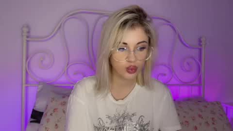 Snapshot of candyhannah chatting on November 28, 2025, 4:20 pm You can call me HH online show from November 28, 2025, 4:20 pm