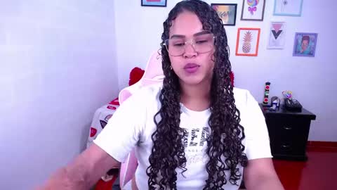 Snapshot of candyhot_sex chatting on April 20, 2026, 8:39 am Karen online show from April 20, 2026, 8:39 am