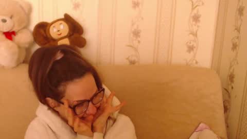 say meow and send tip  online show from March 5, 2025, 10:33 am