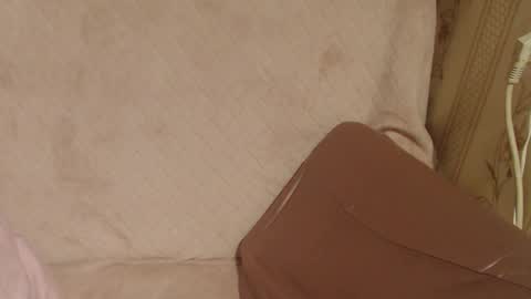 say meow and send tip  online show from September 30, 2025, 12:59 am