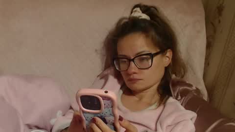 say meow and send tip  online show from October 3, 2025, 6:49 pm