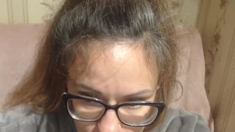 say meow and send tip  online show from November 17, 2025, 1:06 pm