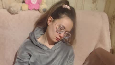 say meow and send tip  online show from March 19, 2026, 1:15 pm