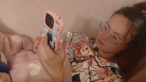 say meow and send tip  online show from May 12, 2026, 7:11 pm