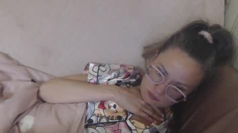 say meow and send tip  online show from May 15, 2026, 6:37 pm