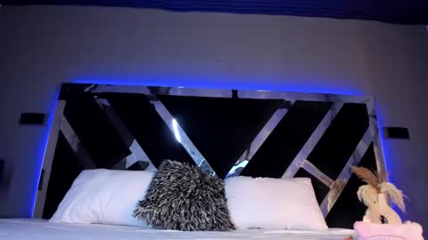 candyluxury_ online show from February 15, 2025, 7:28 pm