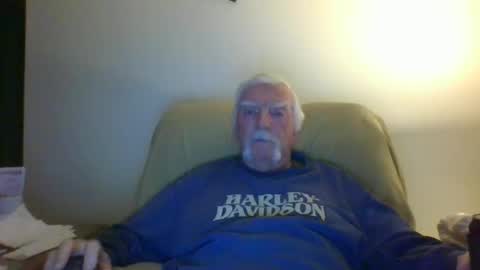 Snapshot of capecod21 chatting on December 26, 2024, 1:29 am capecod21 online show from December 26, 2024, 1:29 am