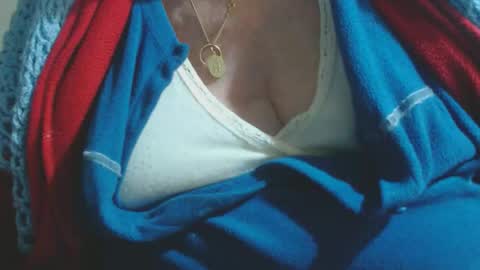 Snapshot of capitanfuturo44 chatting on October 10, 2025, 3:00 pm Cinzia ex regina online show from October 10, 2025, 3:00 pm