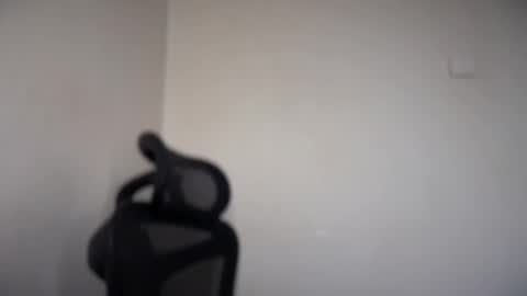 Emma online show from December 3, 2025, 6:43 am