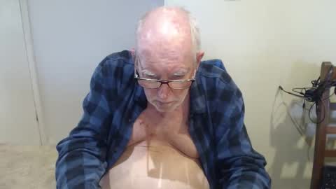 capt5105 online show from February 16, 2026, 12:51 am