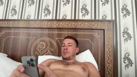Snapshot of capt_oliver chatting on July 16, 2026, 8:31 am follow my twitter online show from July 16, 2026, 8:31 am