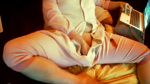 Snapshot of captain_fatcock chatting on February 25, 2025, 5:19 am captain_fatcock online show from February 25, 2025, 5:19 am