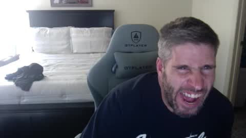 captmorgan30263 online show from October 16, 2025, 8:32 pm