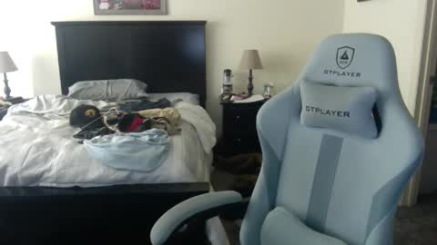 captmorgan30263 online show from April 13, 2026, 4:12 pm