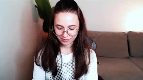 Mary online show from November 21, 2025, 3:22 pm